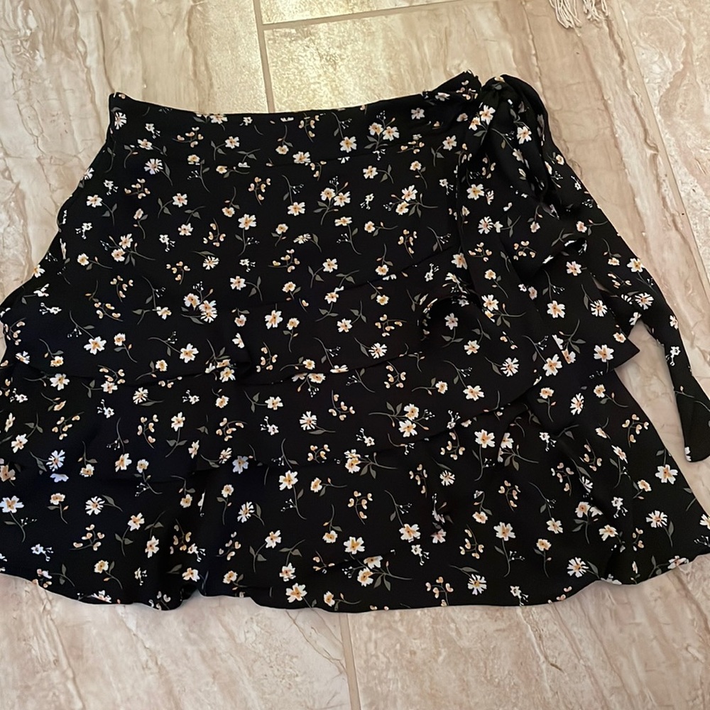 Francesca’s Floral Black Skirt